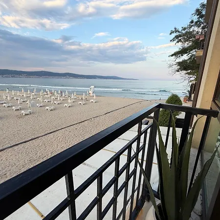 Oasis Vip Club - Boutique Studio Sunny Beach