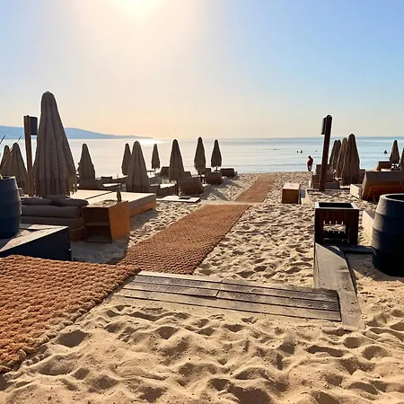 Oasis Vip Club - Boutique Studio Apartament *